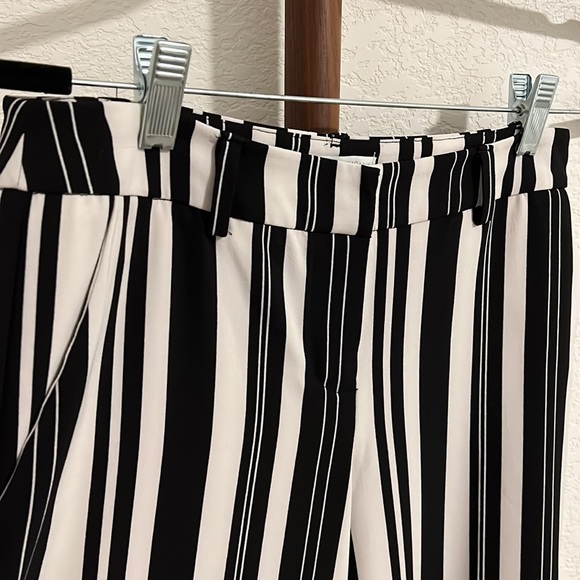 New York & Company - Striped Wide Leg Trousers - Picture 3 of 5